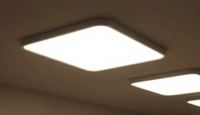 LED吸顶灯灯具寿命影响因素与选择依据